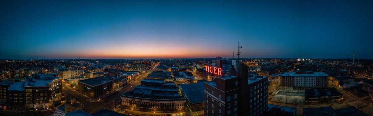 Voco The Tiger Hotel, Columbia, Mo By Ihg Extérieur photo